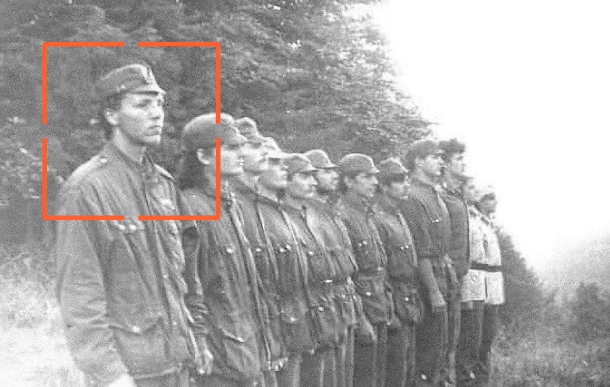 Стал "живым мостиком" между скалами: в сети показали неизвестные фото Парубия из его молодости