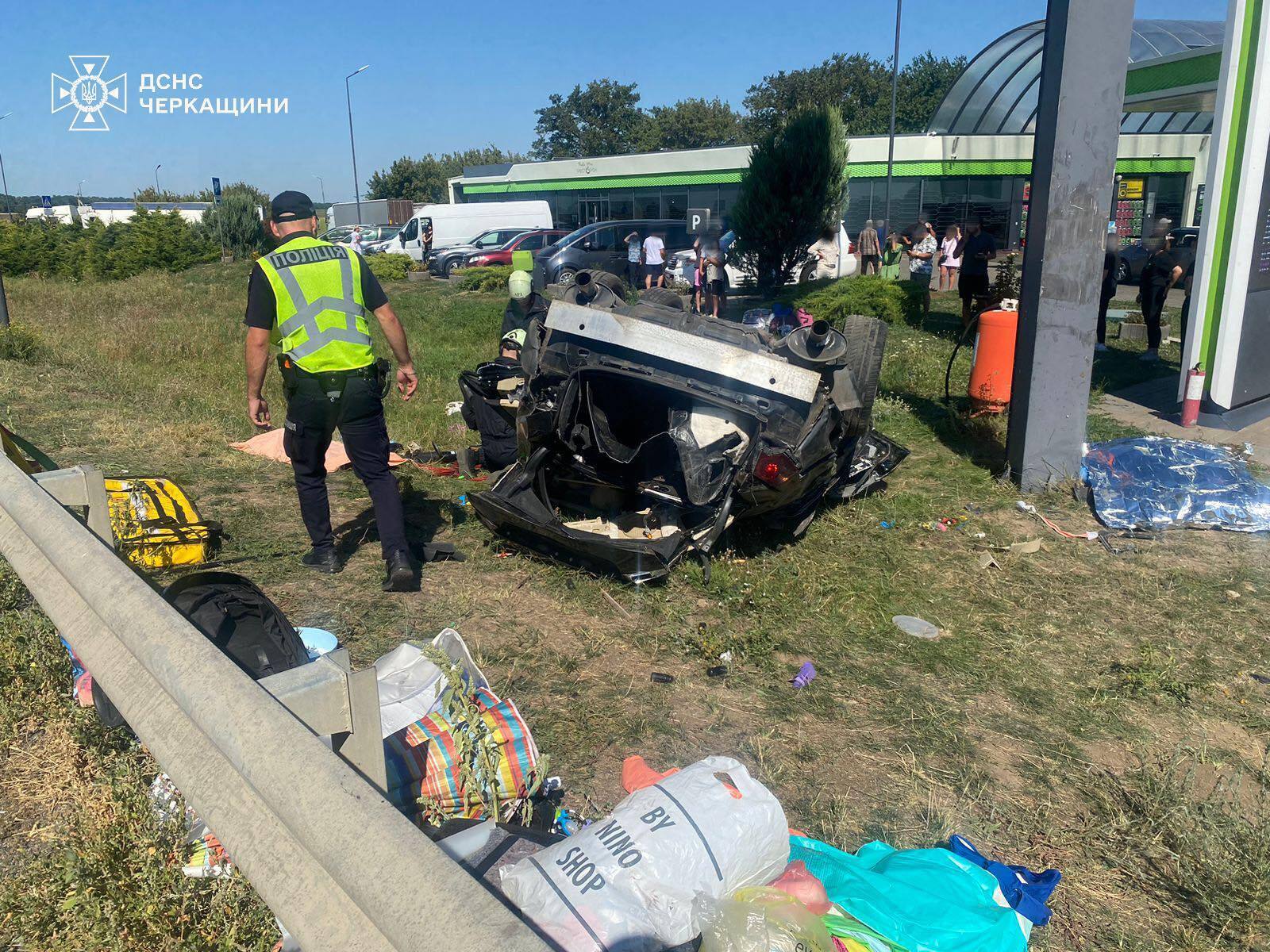 На Уманщине произошло жуткое ДТП: погибли водитель и двое пассажиров, среди них – ребенок. Фото