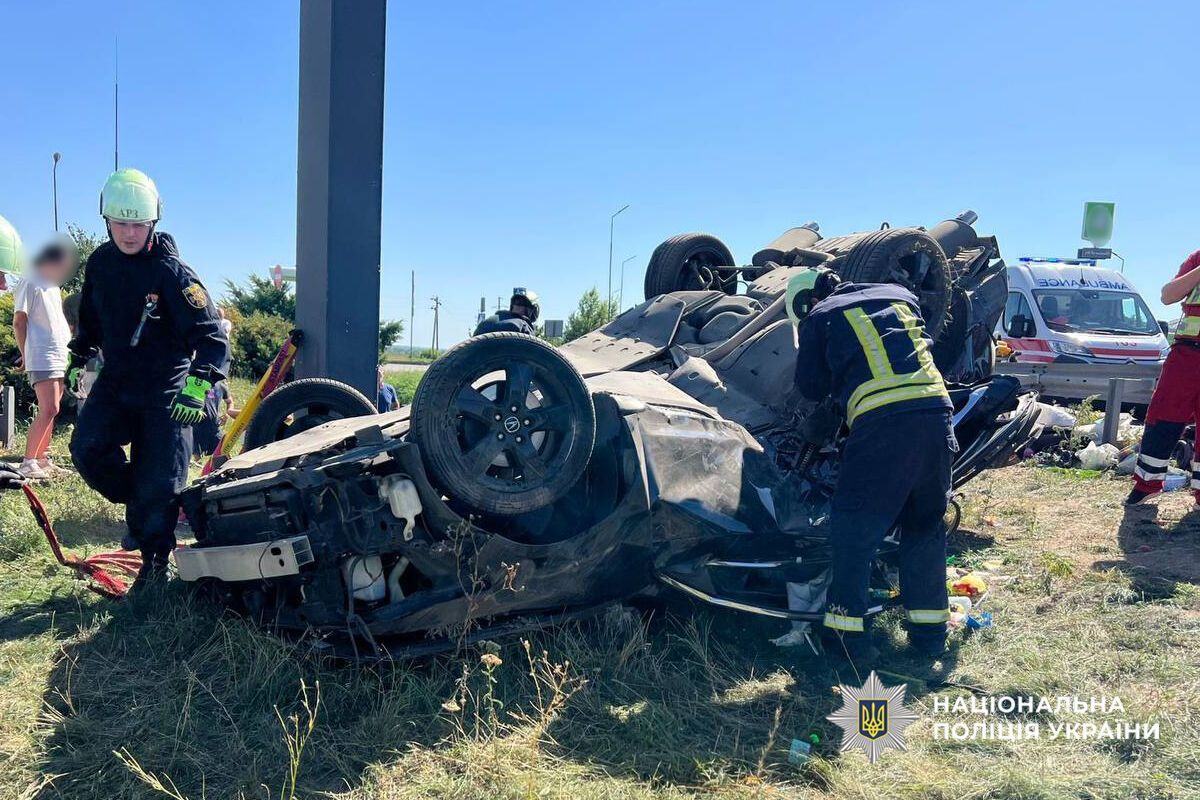 На Уманщине произошло жуткое ДТП: погибли водитель и двое пассажиров, среди них – ребенок. Фото