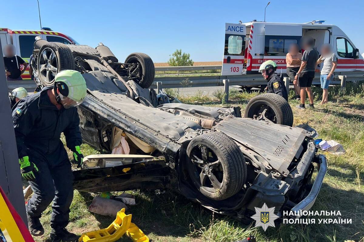 На Уманщине произошло жуткое ДТП: погибли водитель и двое пассажиров, среди них – ребенок. Фото