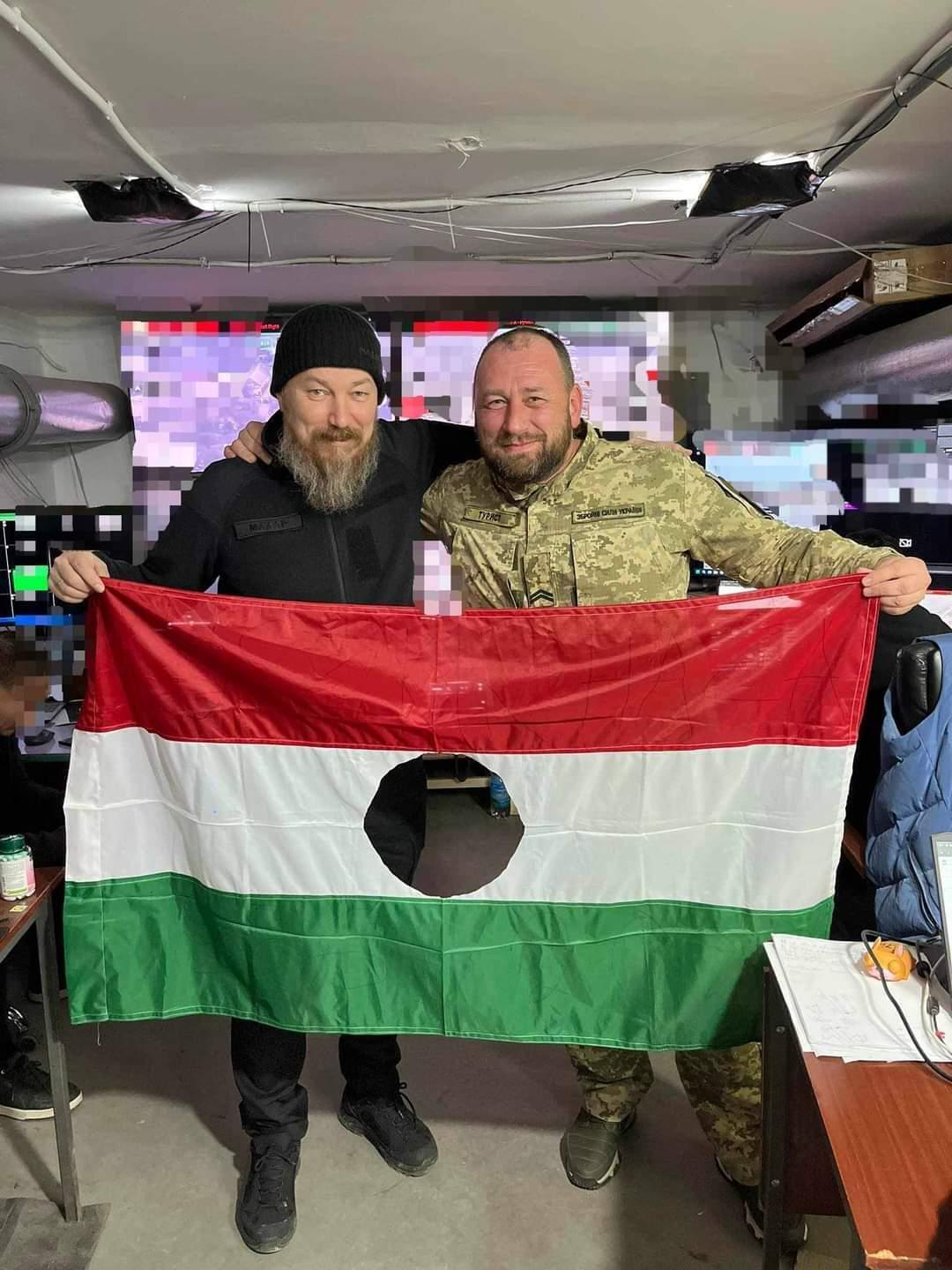 "Пришло время действовать": глава венгерской оппозиционной партии призвал венгров жертвовать средства для бригады "Птахи Мадяра"