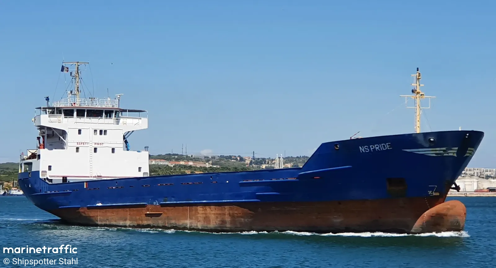 Міг здетонувати "Шахед": у порту Чорноморська стався вибух, було пошкоджене цивільне судно – ЗМІ