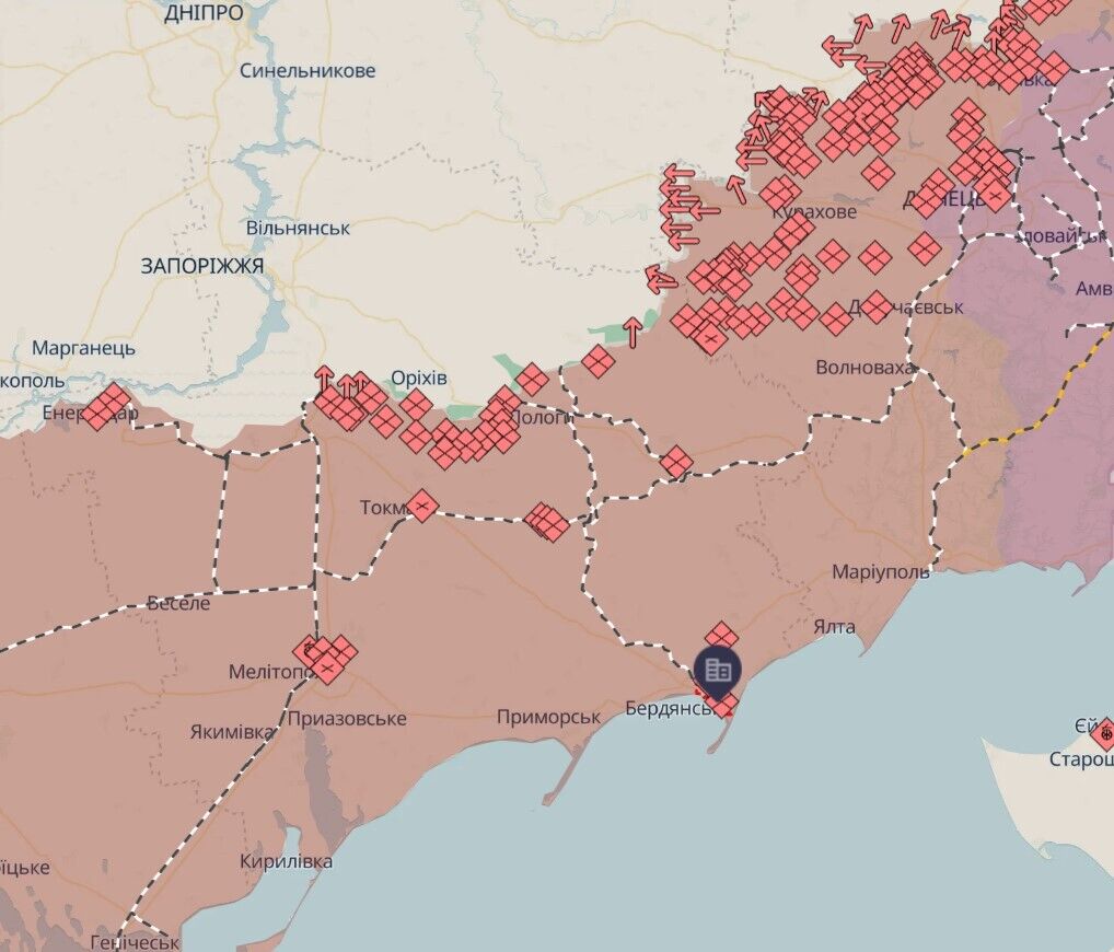 В окупованому Бердянську знеструмлено ремонтну базу армії РФ: що відомо. Фото й відео