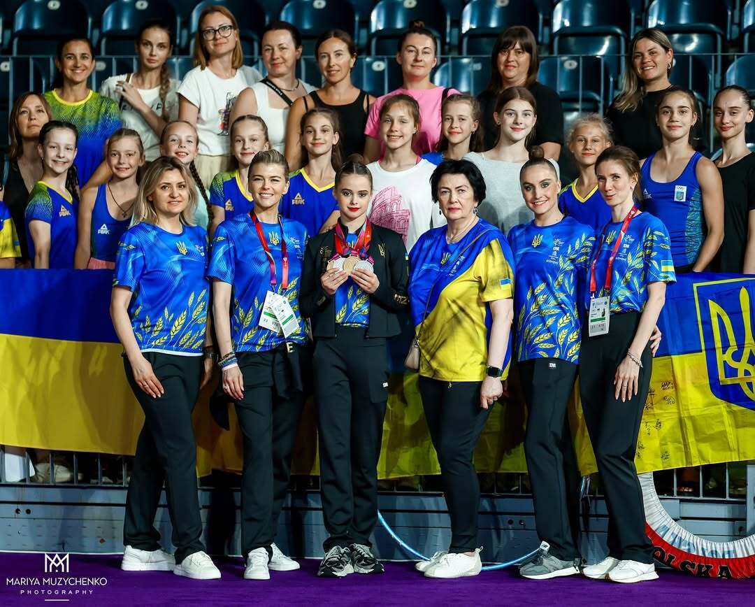 17-річна зірка української гімнастики проти колишньої росіянки: наша збірна прилетіла на чемпіонат світу з антирекордом і головною фавориткою