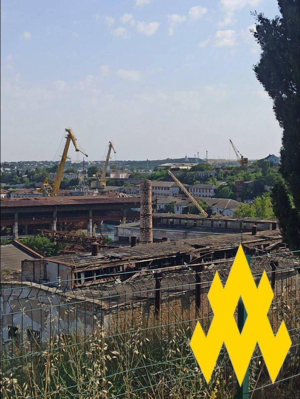 Периметр под охраной: оккупанты усилили меры безопасности в Севастопольской бухте. Фото