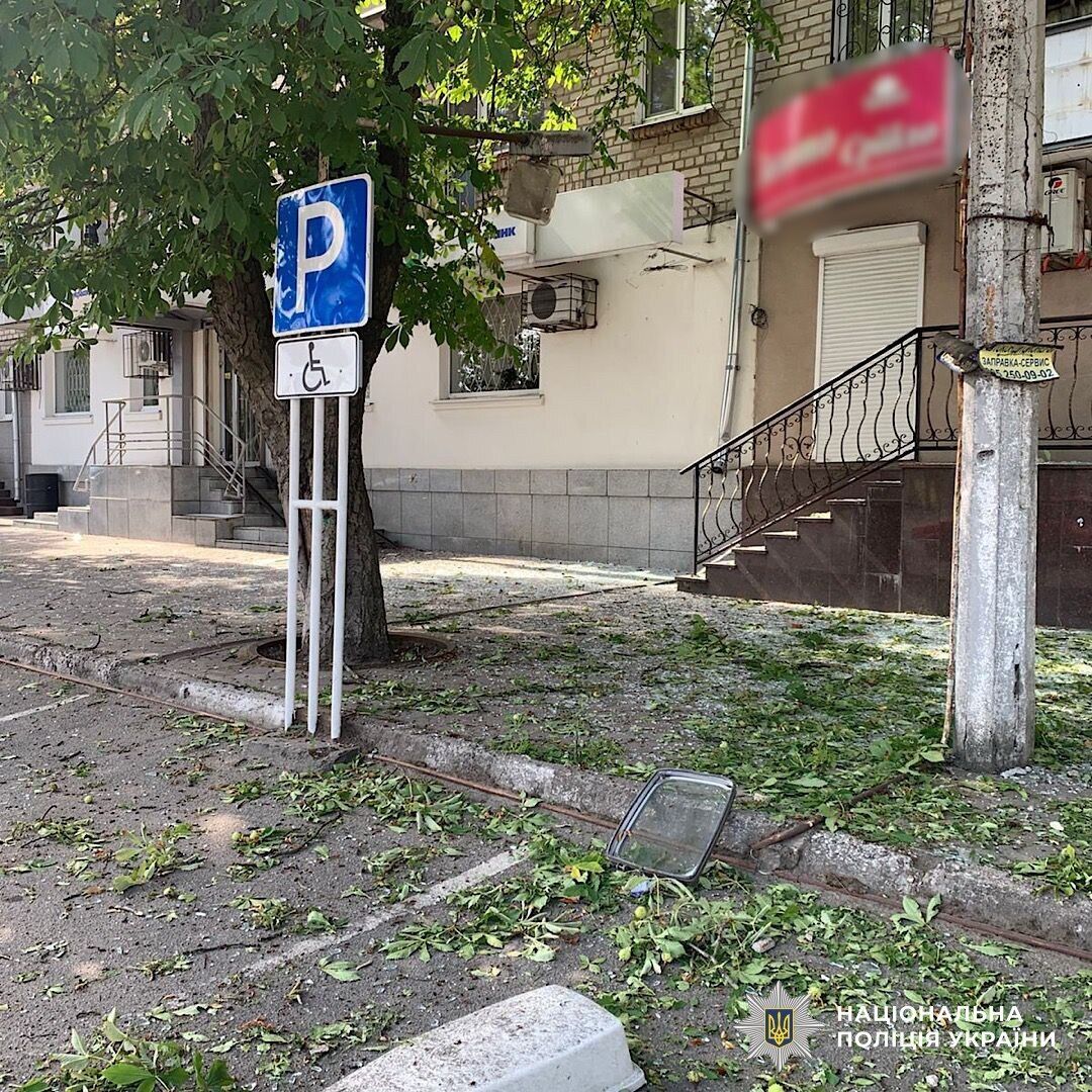 Окупанти вдарили по Дніпропетровщині, постраждали троє людей: 4-місячна дівчинка у важкому стані. Фото