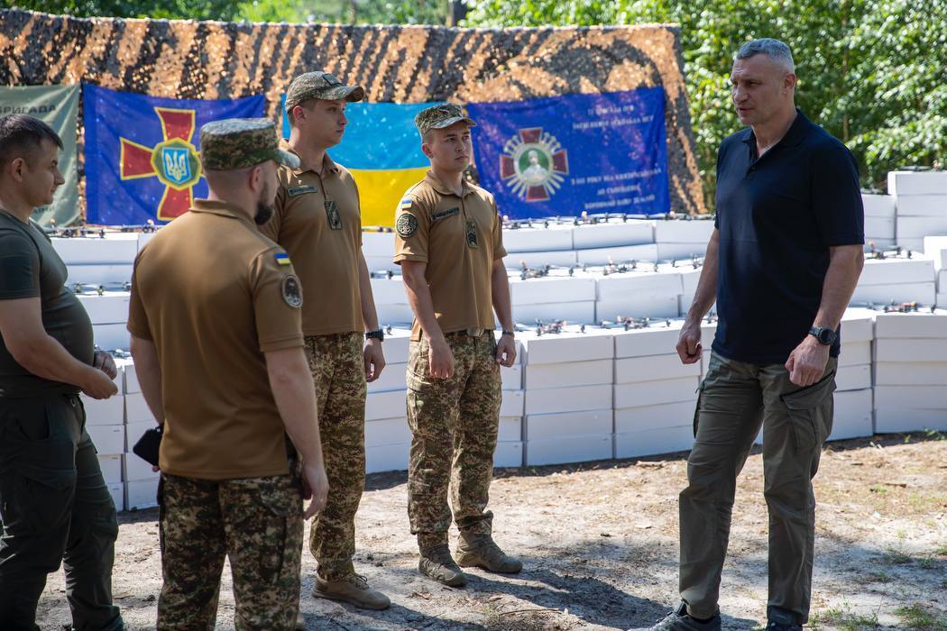 Бійці Нацгвардії отримали ще 2300 безпілотників від Києва