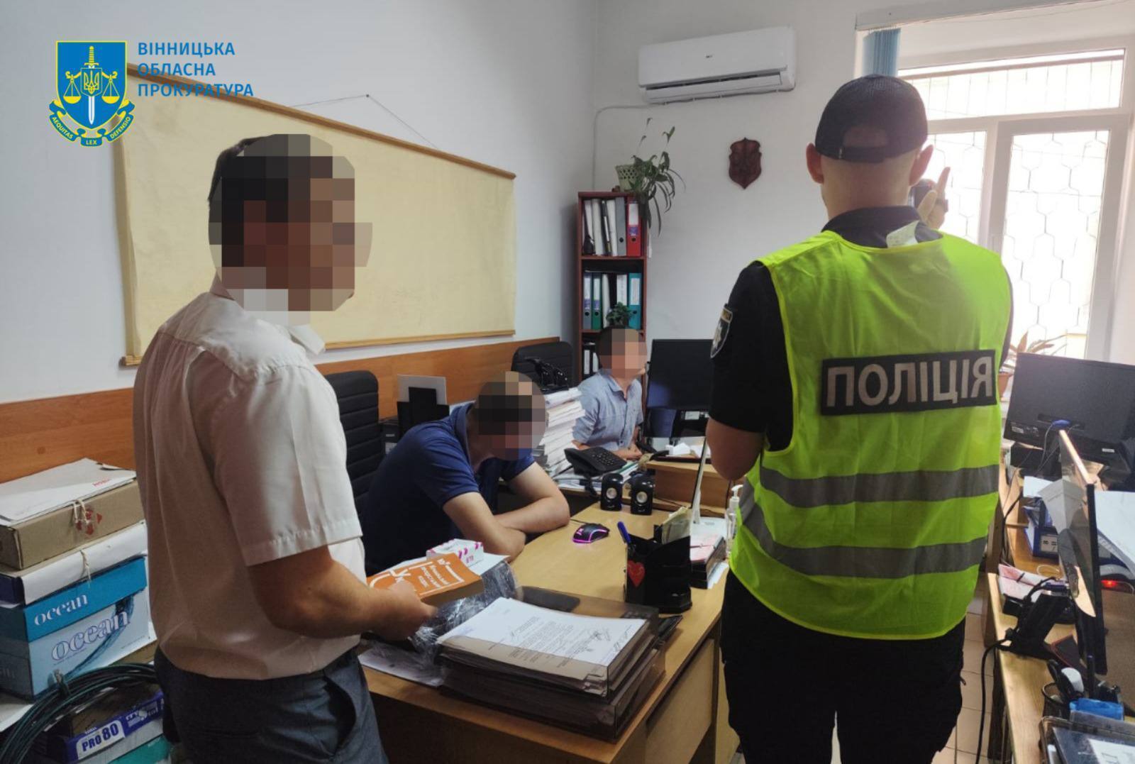 Як чиновникам на Вінниччині повідомляли про підозри