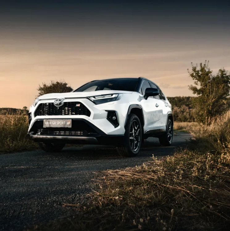 Самым популярным новым авто среди украинцев в 2025 году стала Toyota RAV4