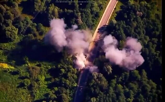 Дрон ЗСУ уразив міст у РФ