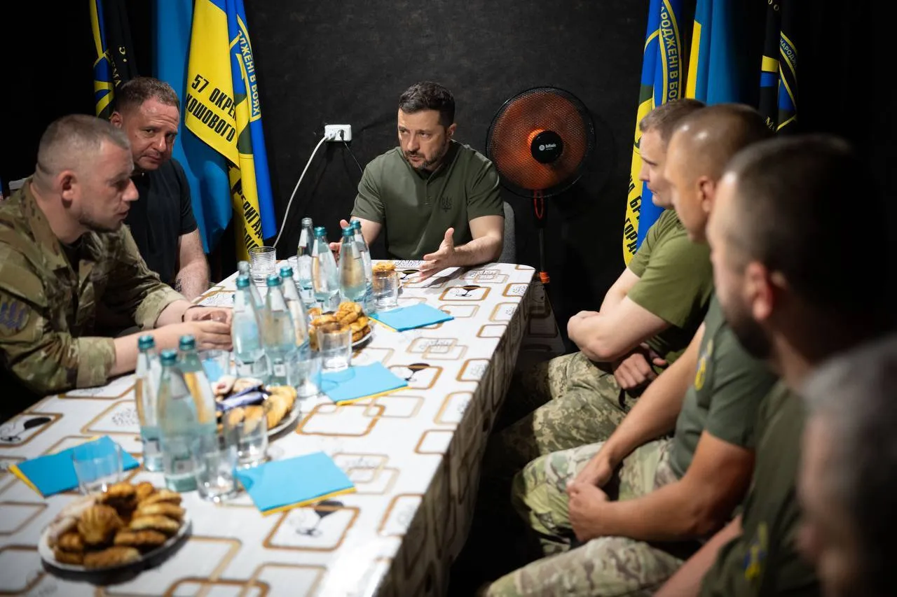 Фіксують найманців із Китаю та країн Африки: Зеленський на Харківщині відзначив нагородами оборонців Вовчанського та Липецького напрямків. Фото і відео