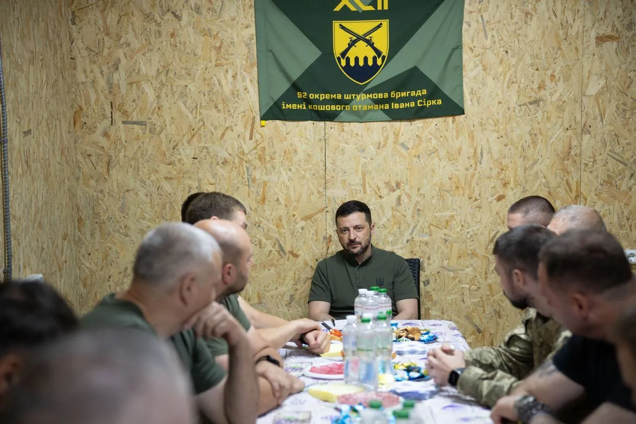 Фіксують найманців із Китаю та країн Африки: Зеленський на Харківщині відзначив нагородами оборонців Вовчанського та Липецького напрямків. Фото і відео