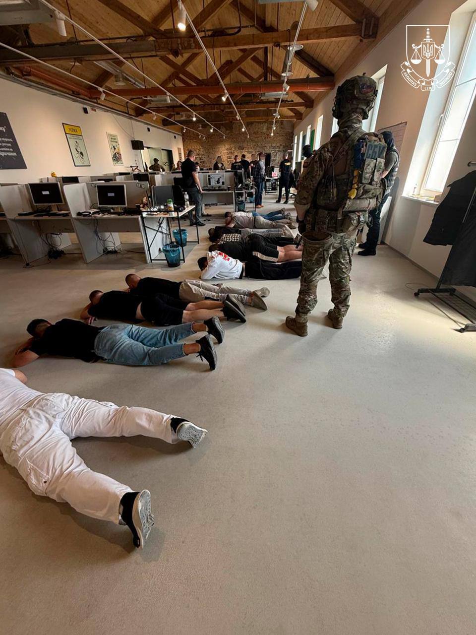 Задержаны 53 "сотрудника" мошеннического кол-центра