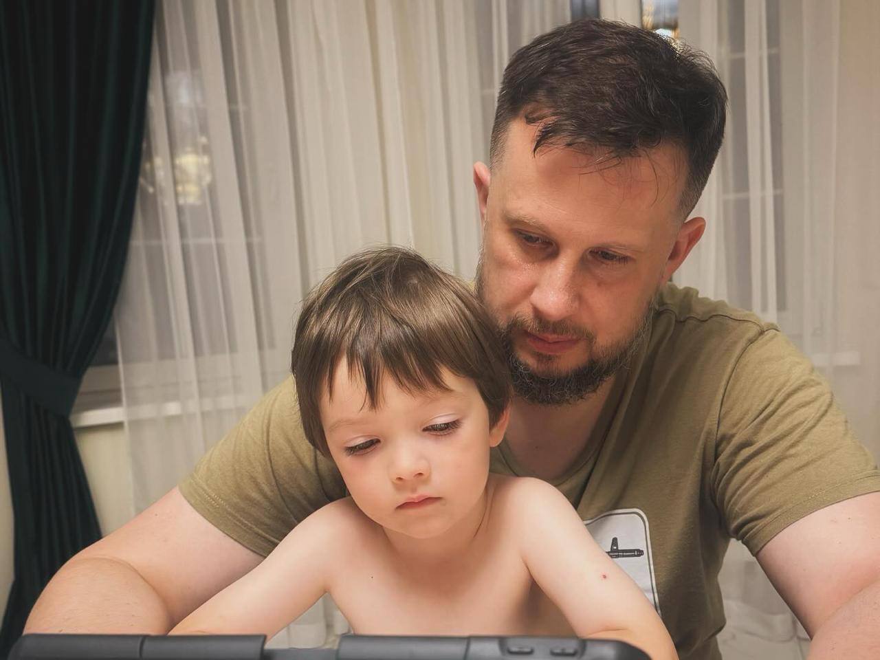 Одержимый работой, строит бойцам Хогвартс. Жена Билецкого рассказала неизвестные факты о командире