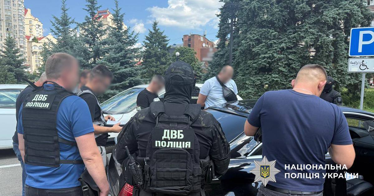 Обещал мужчине за $15 тыс. продлить срок действия группы инвалидности: в Киеве разоблачили "бизнесмена". Фото