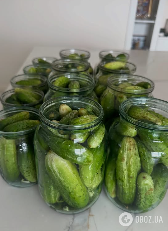 Хрусткі огірки в кетчупі на зиму: чудово зберігаються і виходять дуже хрусткими