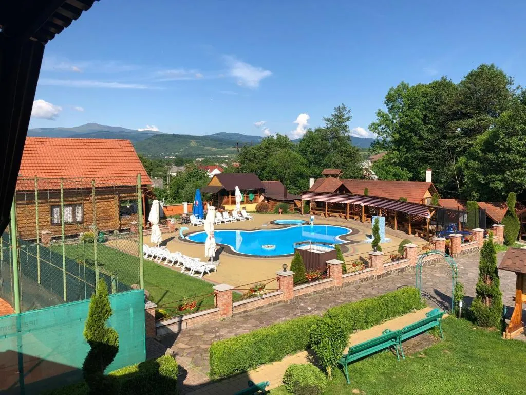 Житло у Сваляві, Карпати