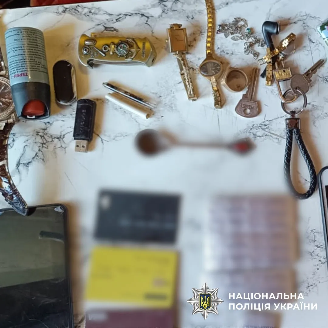 На Кіровоградщині затримали банду, яка труїла громадян, викрадала гроші і вимагала неіснуючі борги: від її дій постраждали військові та цивільні. Фото