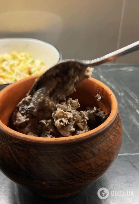 Самый вкусный жульен в горшочке: очень сочная начинка и аппетитная сырная шапочка сверху