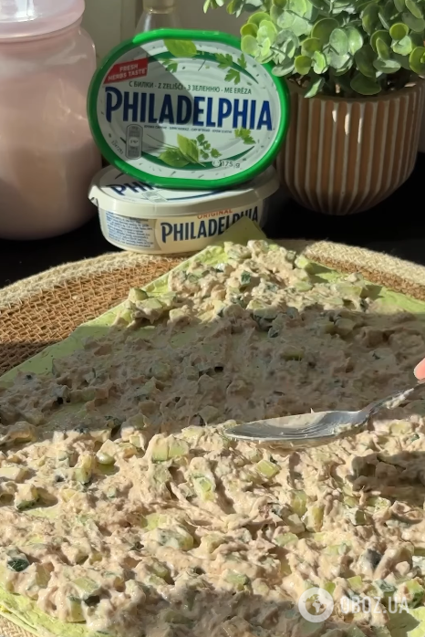 Смачний закусочний рулет з тунцем та сиром: знадобиться лаваш