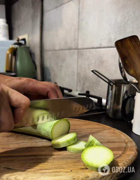 Тушковані кабачки в оксамитовому соусі: значно кращі за смажені