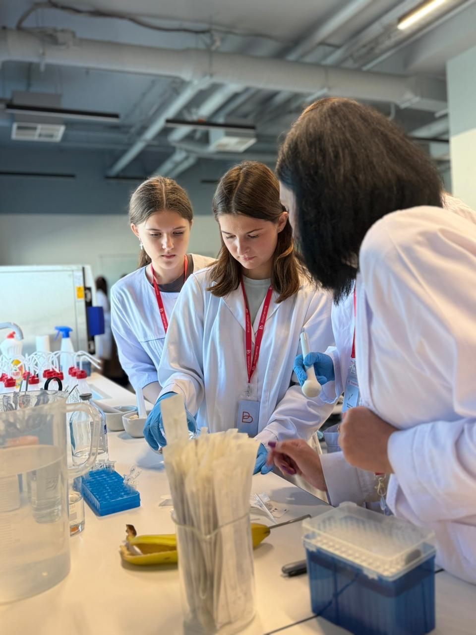 Образование под сиренами: как Biopharma воспитывает поколение, которое изменит Украину