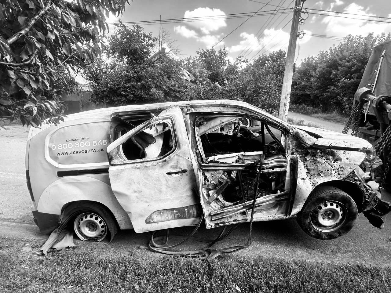 Ворожий дрон уразив авто: на Донеччині окупанти вбили начальницю пересувного відділення "Укрпошти". Фото