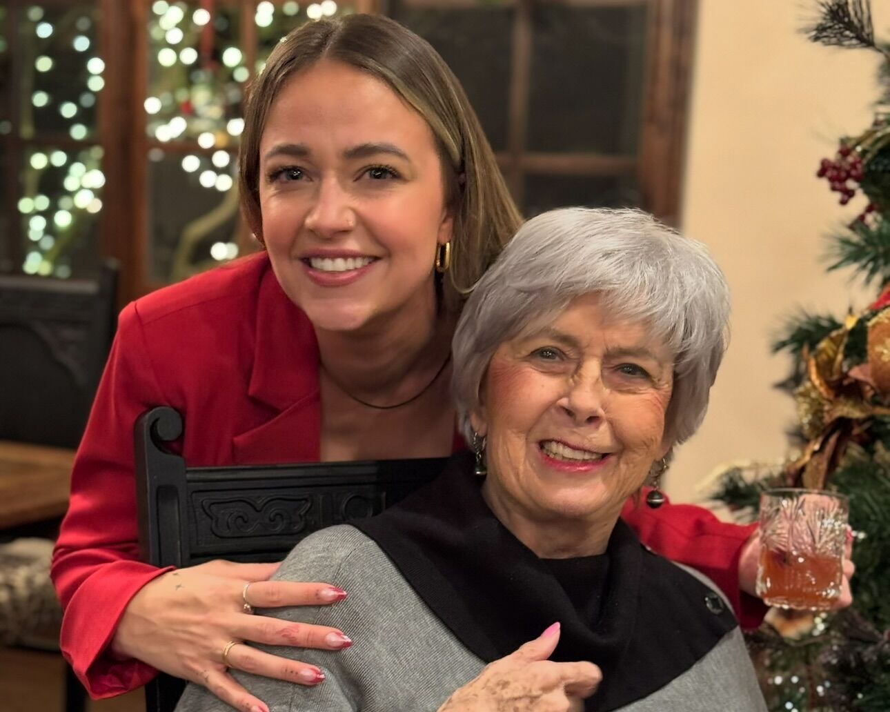 Не дожила до дня рождения несколько дней: Брэд Питт потерял близкого человека