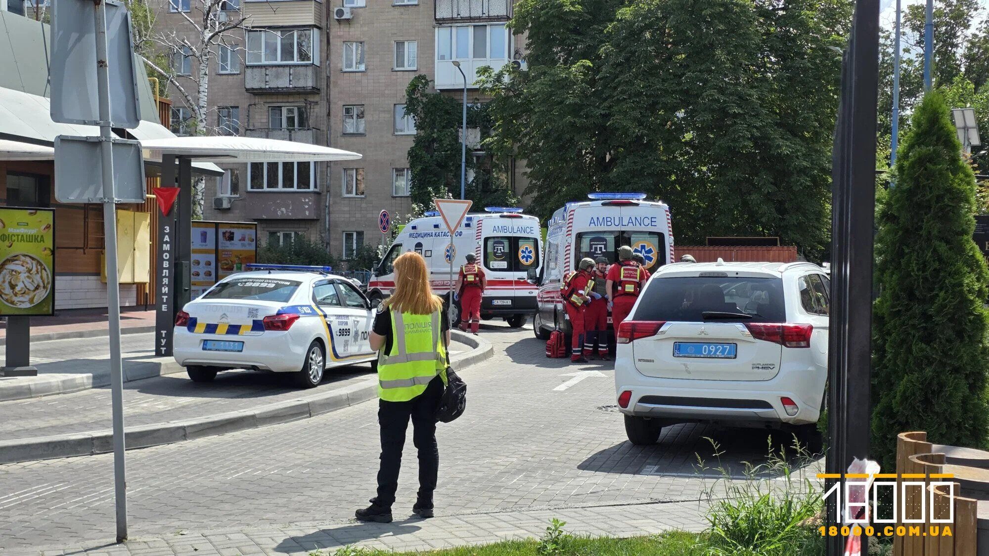 У Черкасах чоловік влаштував стрілянину в закладі харчування: його затримали. Фото, відео і всі подробиці