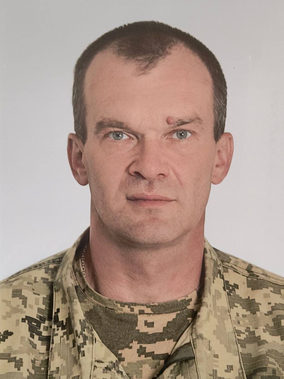 Вступив до лав ЗСУ в перші дні війни: стало відомо про смерть військового з Київщини Євгенія Міняйлова. Фото