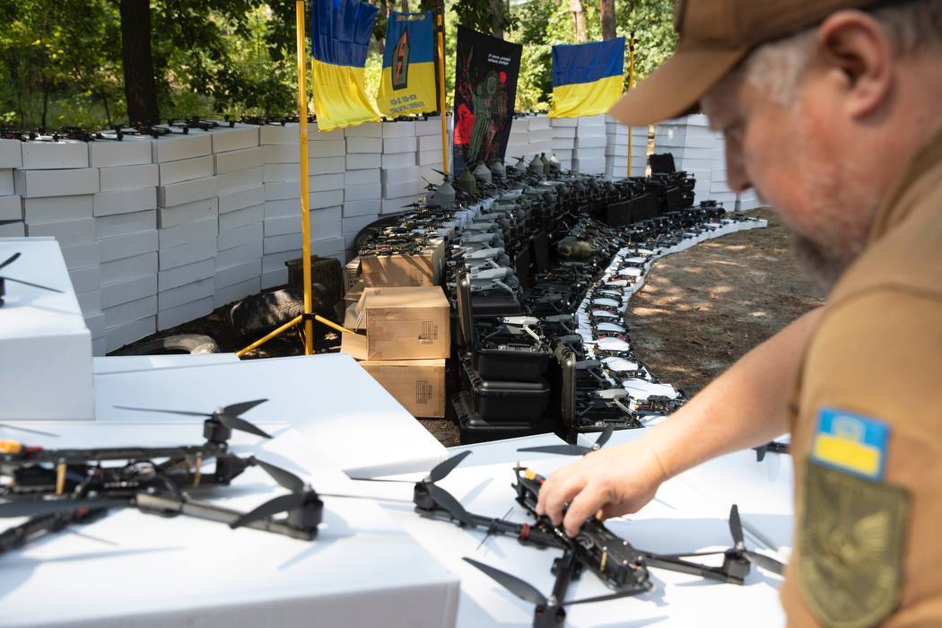 Бойцы на фронте получат еще 900 БПЛА от громады Киева