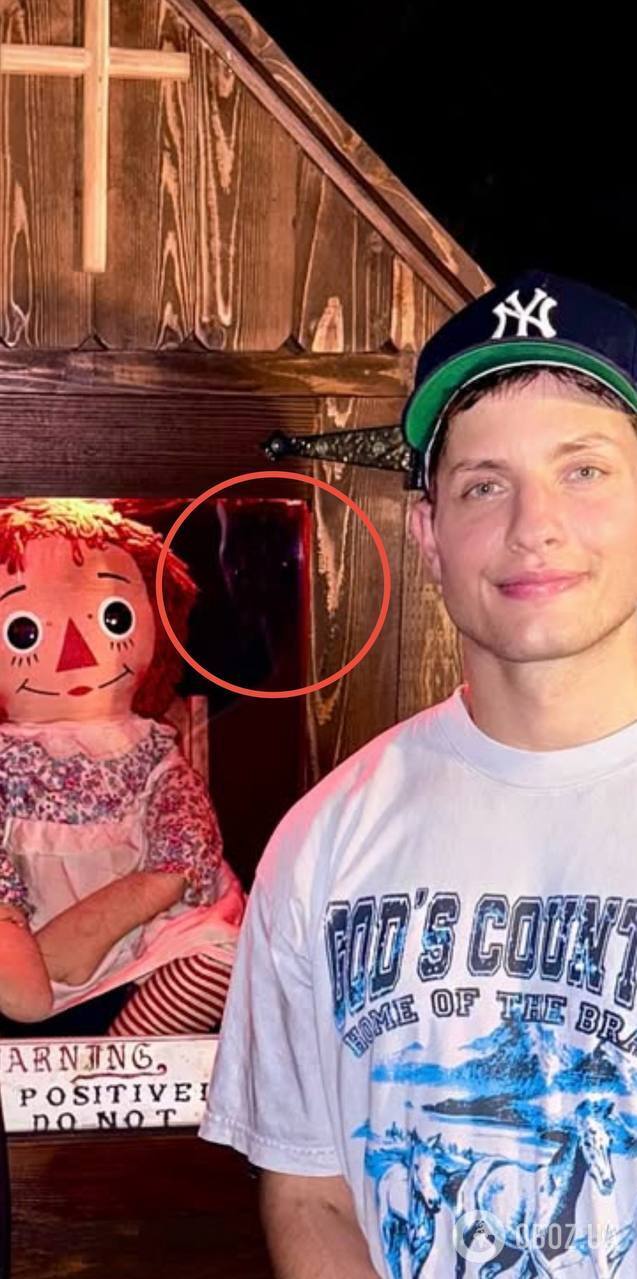 "Почему этого никто не заметил?" На новом фото "проклятой" куклы Анабель разглядели жуткую деталь