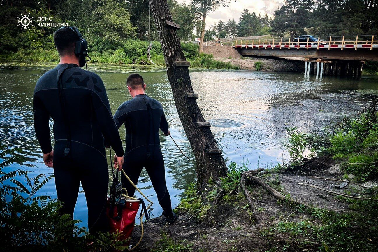 Під Києвом розваги на воді закінчились трагедією. Подробиці, фото та відео