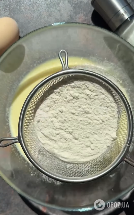 Что нужно сделать с кефиром на оладьи, чтобы они получились пышными и нежными: простой секрет