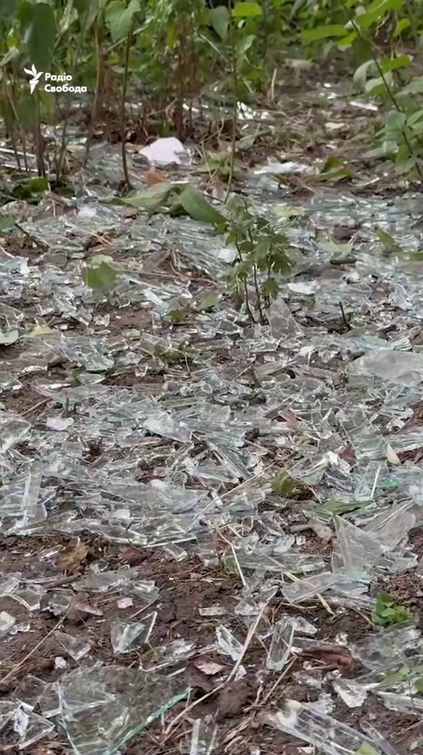 "Взрывов было много, стекло везде": появилось новое видео последствий атаки РФ на Днепр и рассказ очевидицы