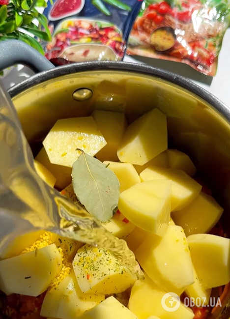 Самый вкусный тушеный картофель с мясом: добавьте перец и баклажаны