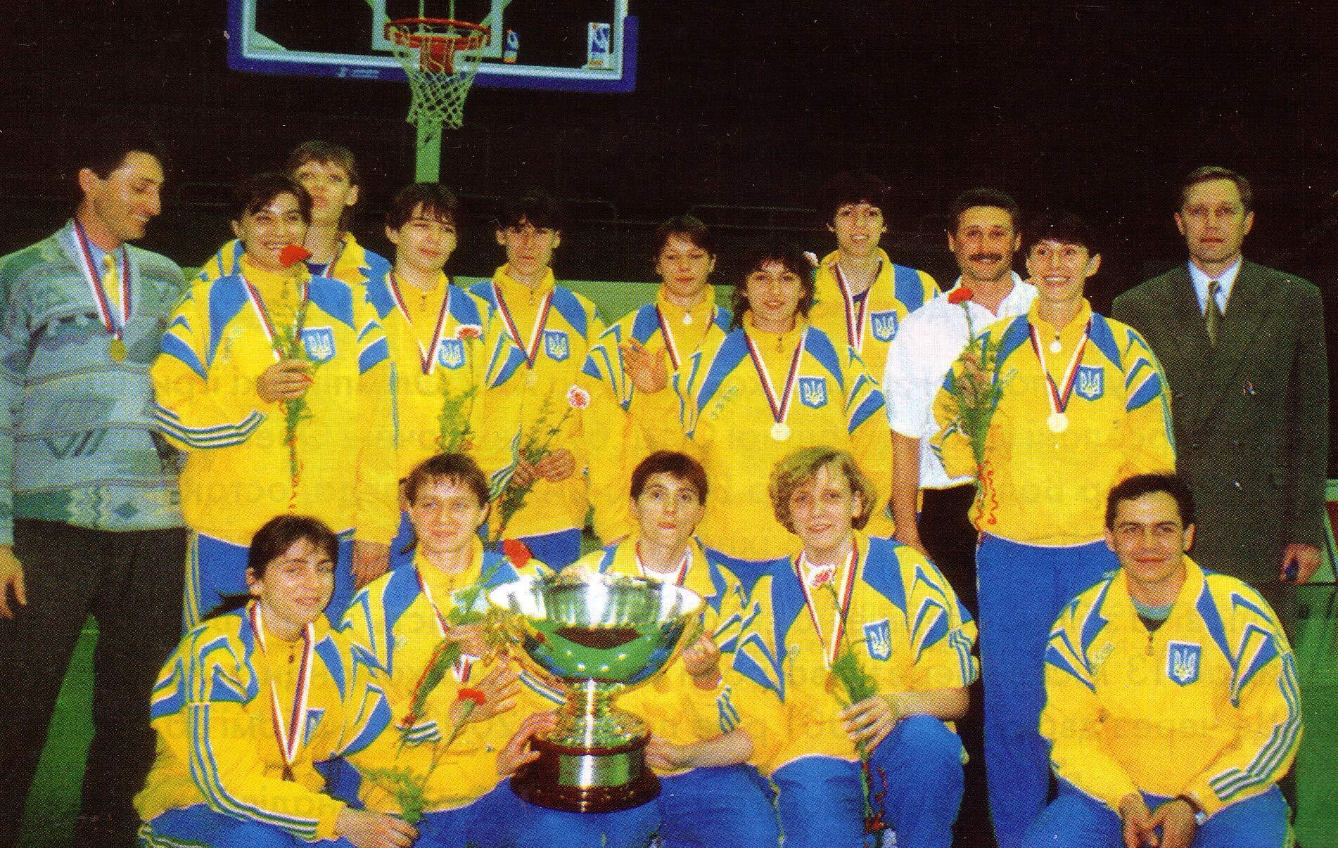 "Ти нас убила!" Тренер Росії жалівся на українок після півфіналу Євро, а наша збірна, попри внутрішній конфлікт, виграла історичний титул