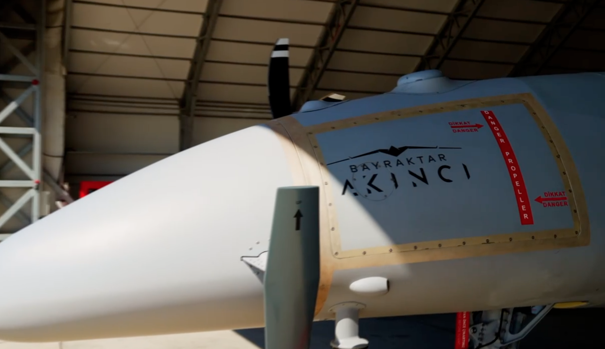 Турецький безпілотник з українськими двигунами здійснив успішні стрільби "розумними" ракетами. Відео