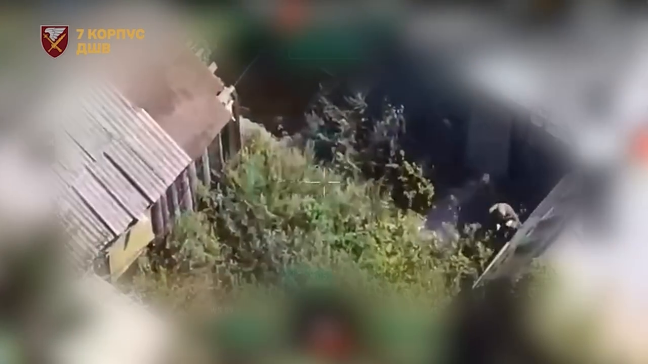 Украинские военные показали, как минусуют российские ДРГ в Покровске: город под контролем Сил обороны. Видео