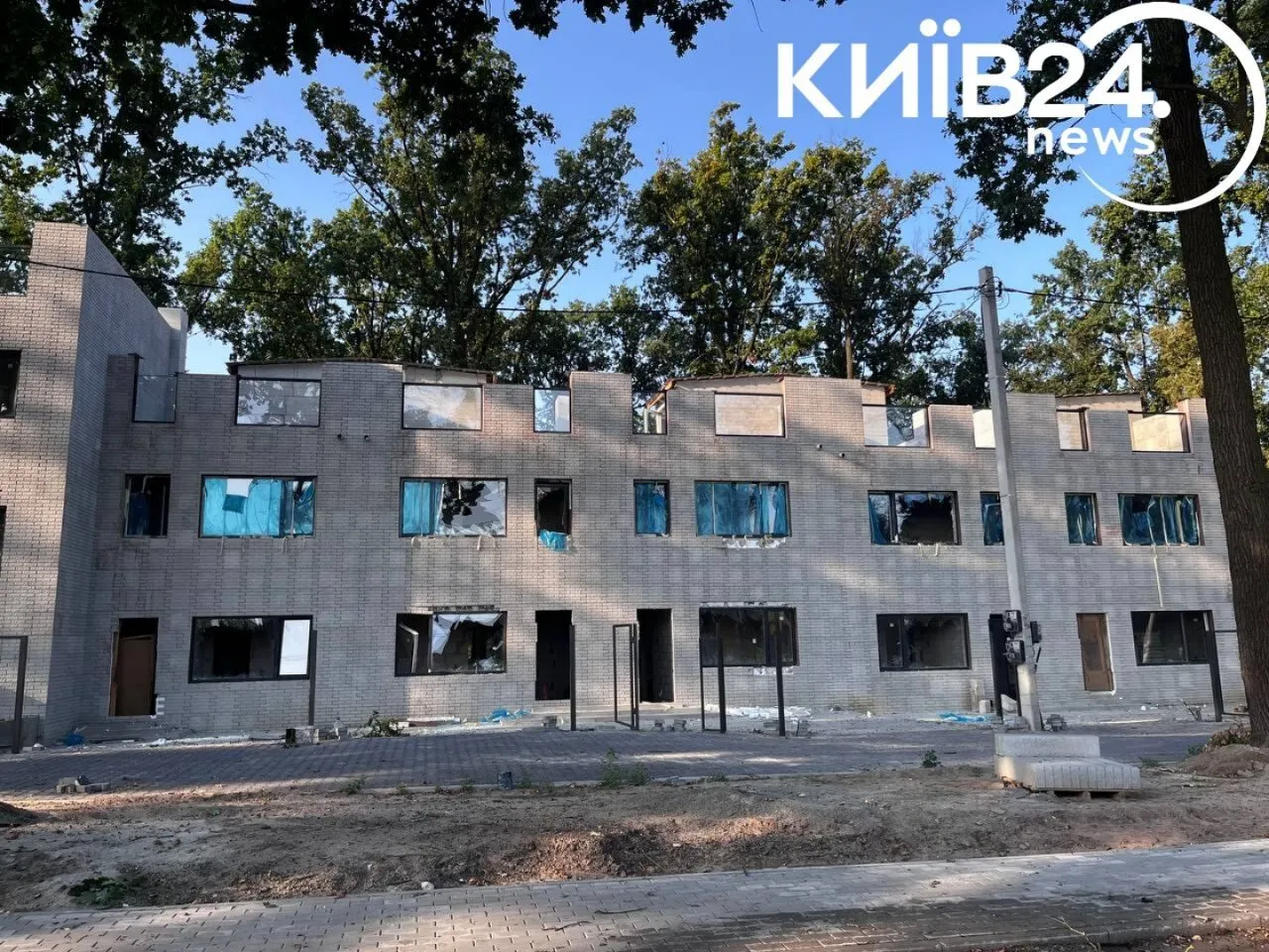 Окупанти атакували Київщину дронами: стались пожежі, є постраждалі. Фото, відео ekiqqriqxkiqztroz