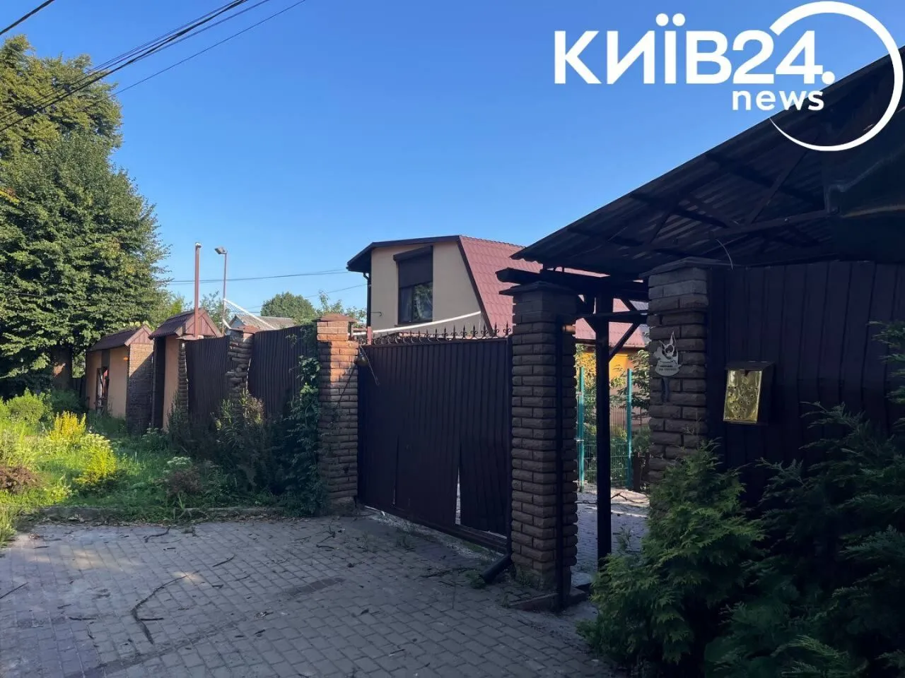 Окупанти атакували Київщину дронами: стались пожежі, є постраждалі. Фото, відео