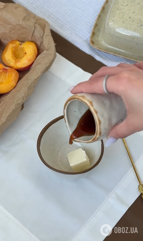 Персики с мороженым: десерт, который стоит приготовить этим летом