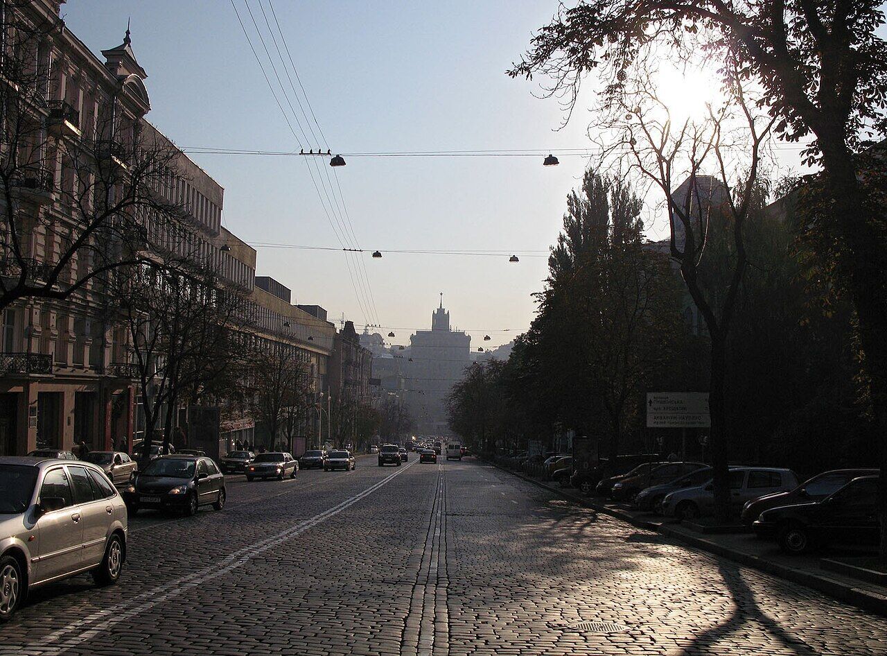 У мережі показали, який вигляд мала одна з відомих вулиць Києва на початку ХХ століття. Шведська листівка
