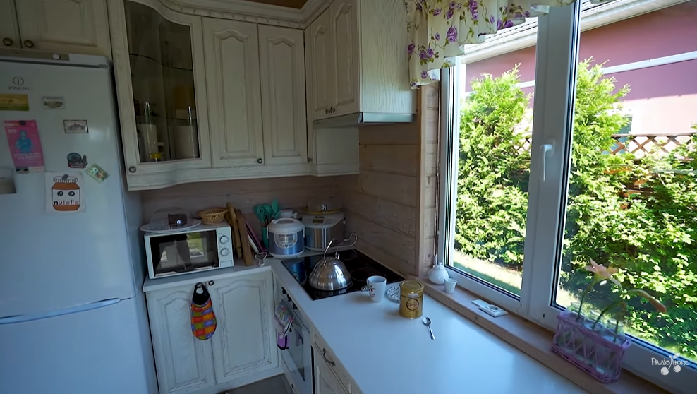 Зірка "1+1" Марічка Падалко провела екскурсію своїм заміським будинком за $90 тисяч, який побудували з нуля