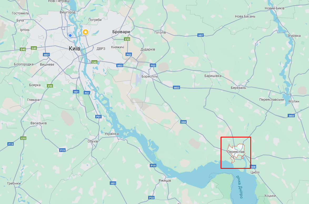 На Киевщине столкнулись две легковушки: одна из машин загорелась, есть пострадавшая. Фото