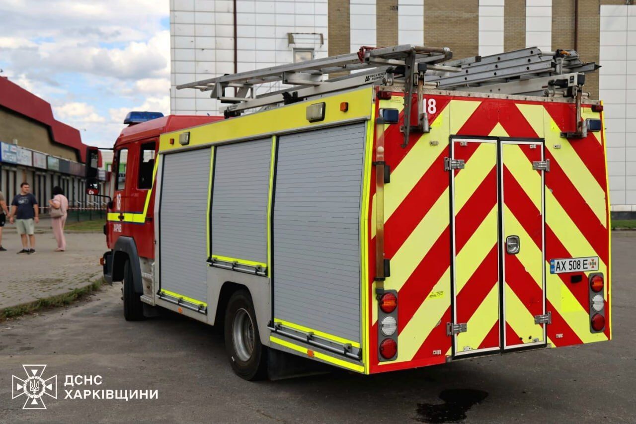 Росія атакувала магазин у Харкові: п'ятьох постраждалих забрали до лікарні. Фото