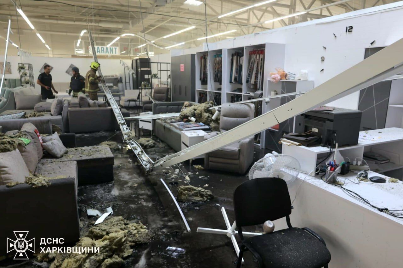 Росія атакувала магазин у Харкові: п'ятьох постраждалих забрали до лікарні. Фото