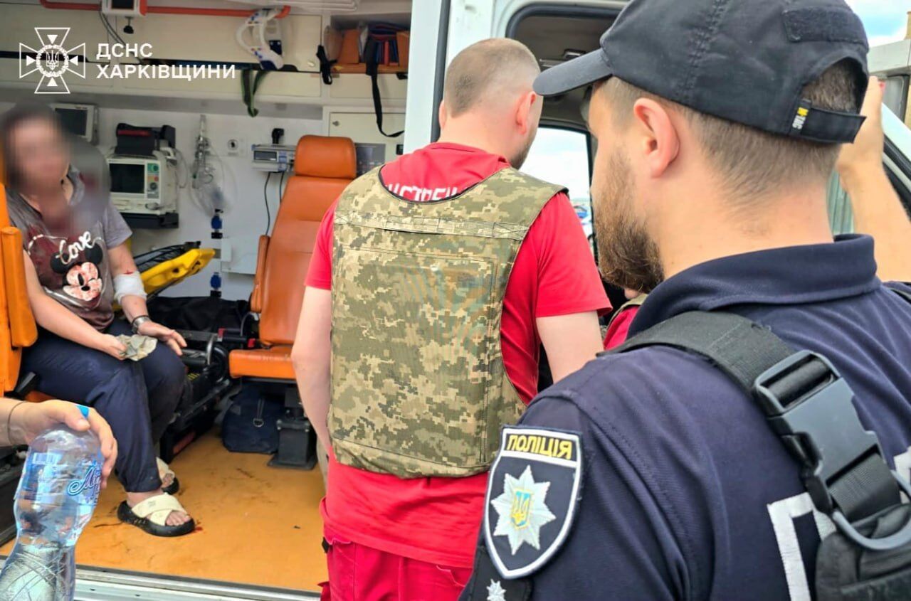 Росія атакувала магазин у Харкові: п'ятьох постраждалих забрали до лікарні. Фото