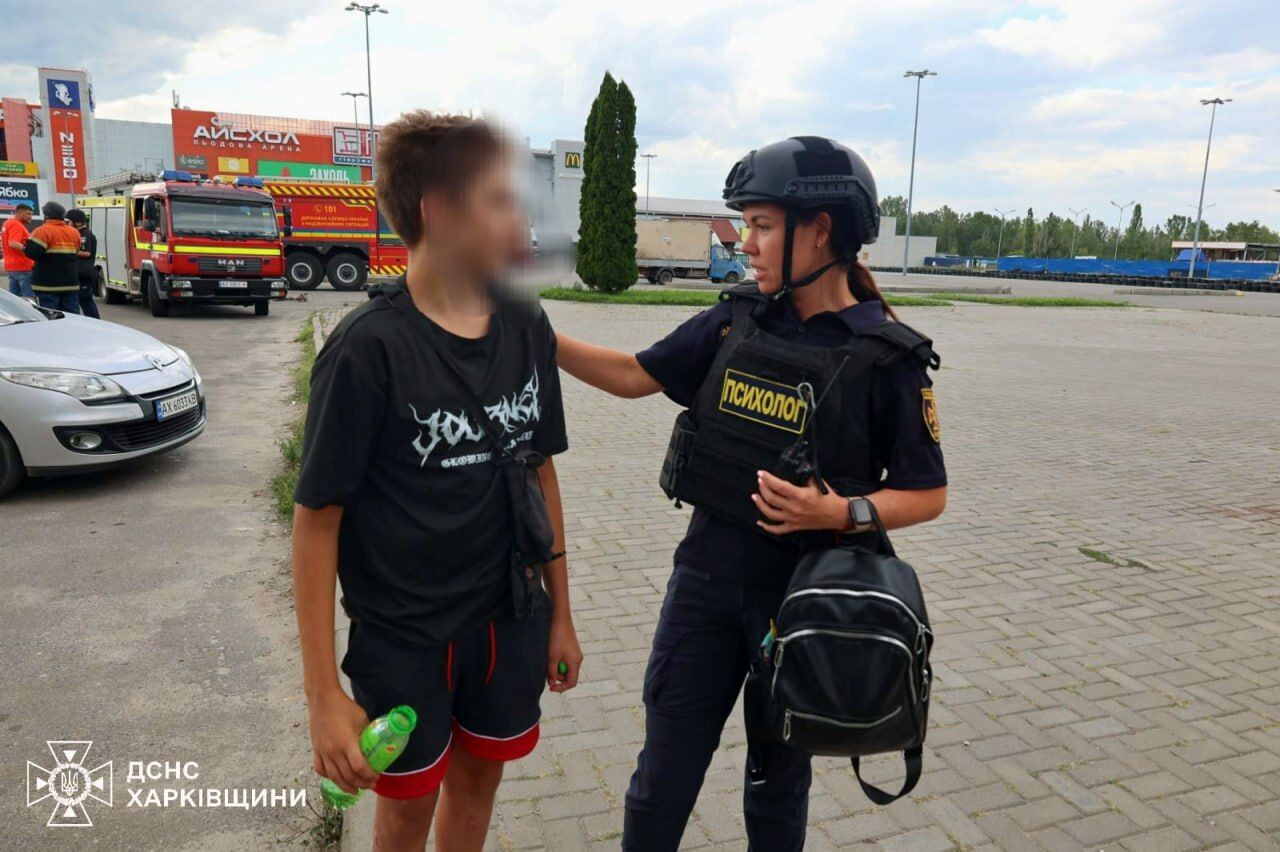 Росія атакувала магазин у Харкові: п'ятьох постраждалих забрали до лікарні. Фото