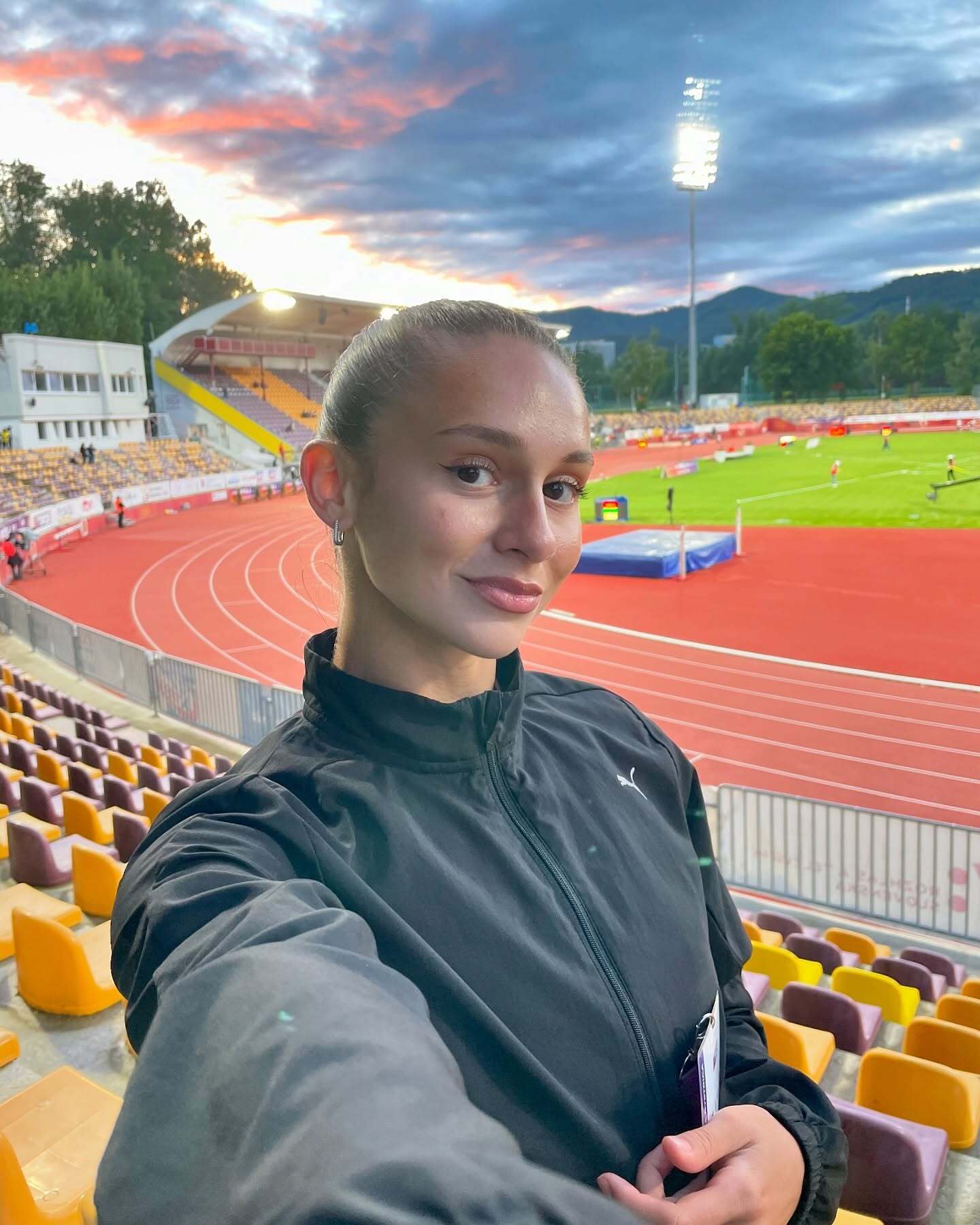 20-річна красуня виграла чемпіонат України з легкої атлетики і справила фурор своєю зовнішністю. Фото